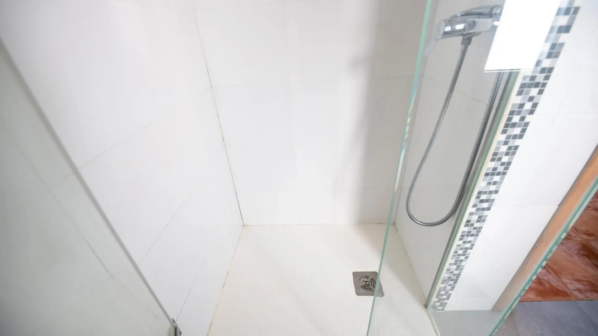 شقة Apartamentos Cerca De La Playa ليينكريس